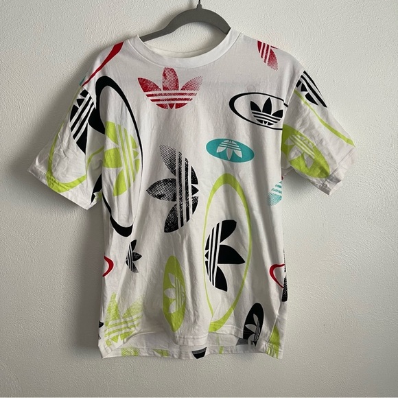 Adidas All-Over Logo T-Shirt size medium - Picture 2 of 7